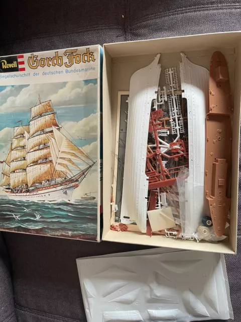 Revell  Usato 1:253  Kit Nave Gorch Fock Training Ship  Lunghezza 39,2 Cm  H-340