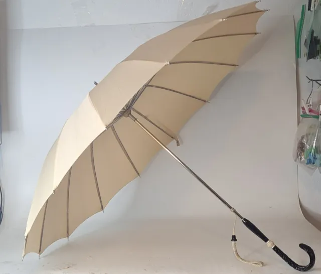 AS/IS VTG Ladies Straight Umbrella Tan Nylon Molded Floral Morning Glory Handle