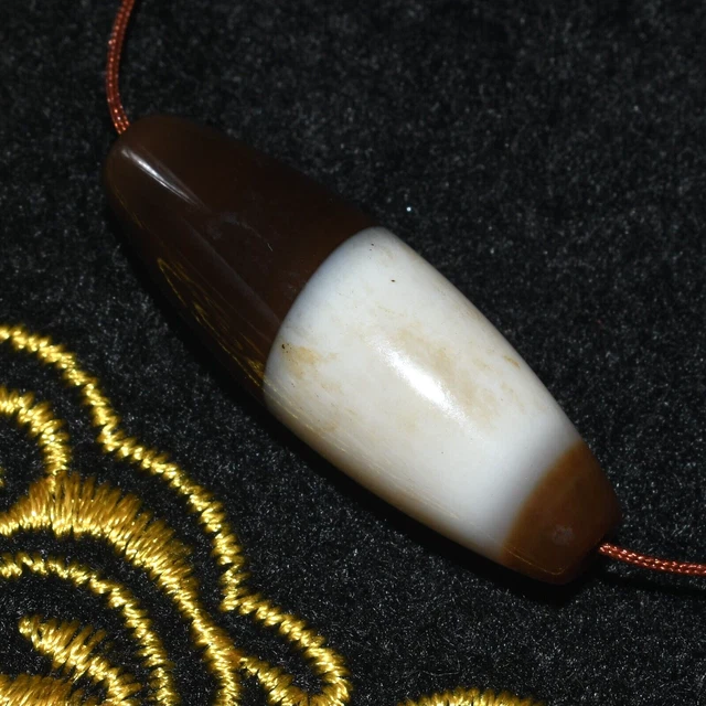 Ancient Old 2 Tone Banded Agate Stone Bead in Good Condition over 500 Years old