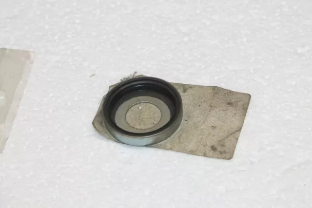 CACHE POUSSIERE pour SUZUKI RD500 DR600 SP600 .ref: 62624-14A00 * NOS 2