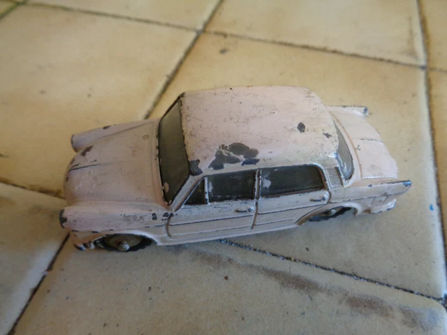 Dinky Toys - 1:43 - ref. 531 Fiat 1200 Grande Vue avec