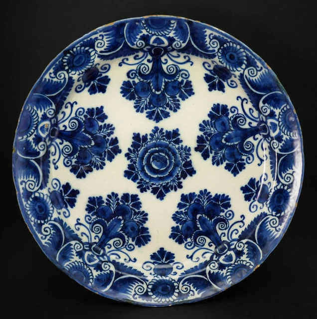 LARGE ANTIQUE 18th CENTURY DUTCH DELFT FAIENCE TIN GLAZED FLORAL CHARGER PLATE 2
