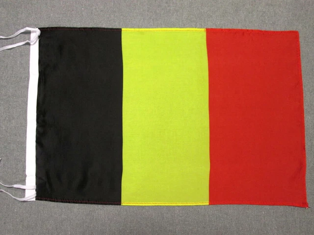 AZ FLAG Drapeau Belgique - Pavillon 45x30 Cm - Polyester Léger, 2 Cordelettes, 20 G