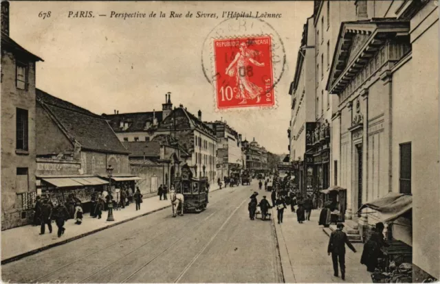 CPA PARIS 7e - Perspective de la Rue de Sèvres (65456)