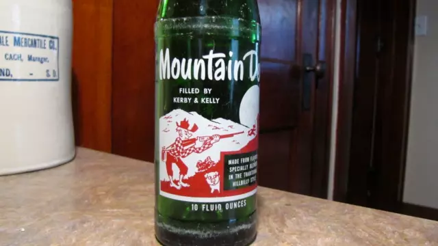 RARE MOUNTAIN DEW Filled Kerby and Kelly 10 OZ ACL SODA BOTTLE HILLBILLY & JUG