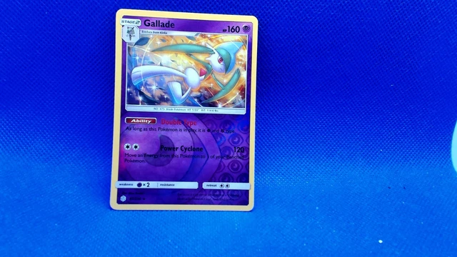 Gallade 82/236 - Rare Reverse Holo - Sun And Moon Cosmic Eclipse