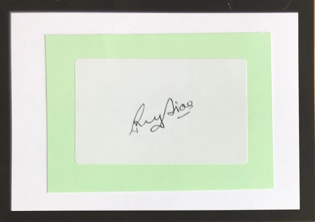 Roy Dias Sri Lankan Cricketer   , Original Autograph on 6 x 4 Card