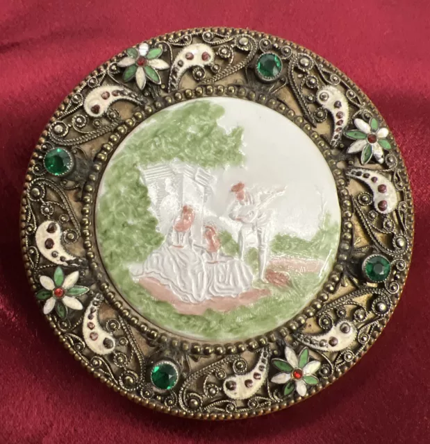 Beautiful Vintage Evans Compact Mirrored Lid Minstrel Scene