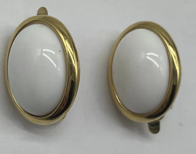 Vintage Trifari Signed Gold Tone White Enamel Oval Clip On Earrings
