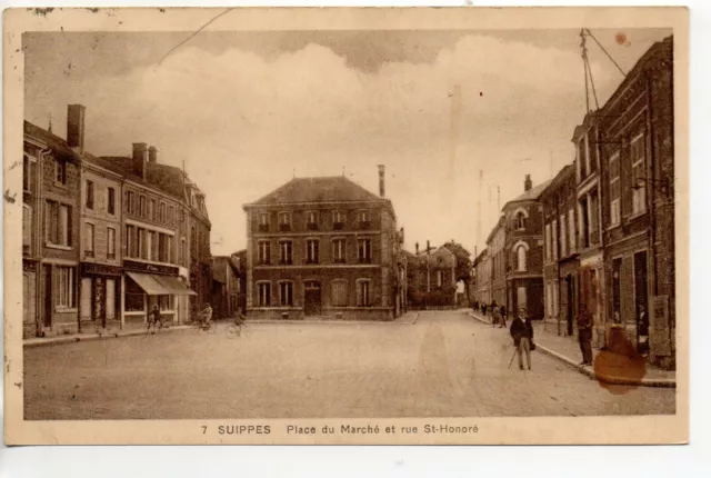 SUIPPES - Marne - CPA 51 - la place du marché - rue St Honoré -