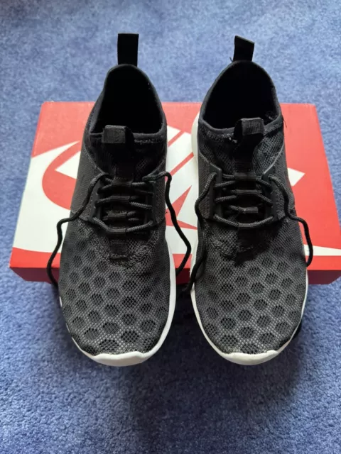 Women’s Nike Juvenate Black Trainers UK Size 3.5 (With Box)