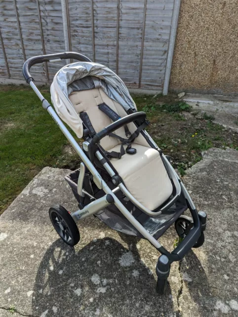 Uppababy Vista  Pushchair And Carrycot (Cream) Plus Accessories!