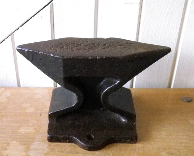 Forme A Chapeau en bois/ancien moule a chapeau/objet de métier/old hat