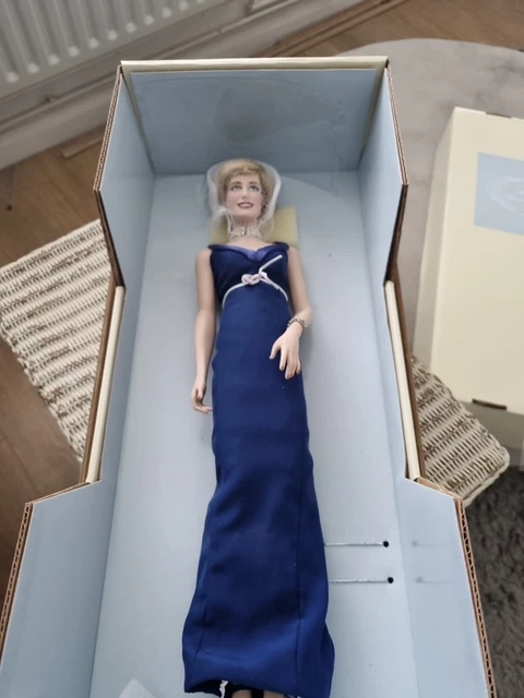 THIS IS A Franklin MintPrincess Diana Porcelain Portrait Doll 73.50 -  PicClick UK