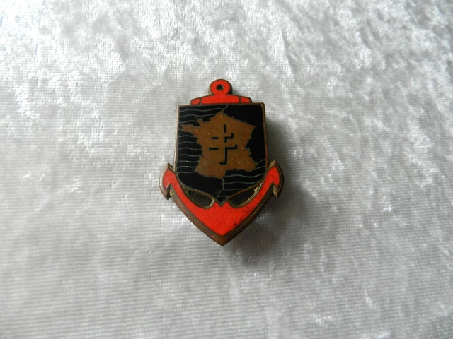 Pin's Ancien émaillé – Club De Ski International – Munich Ski Alpin (occasion, état D'usage)