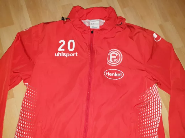 Fortuna Düsseldorf  ORIGINAL Spieler Nr. 20 Regenjacke Gr. M  rot  guter Zustand