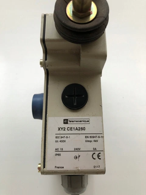 Emergency Switch Telemacanuque XY2 CE1A250 / #Z D1KR 6543