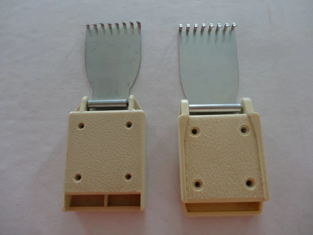 2 GRIFFES DE LISIÈRE pliables pour MACHINES à TRICOTER ERKA, EMPISAL , ...