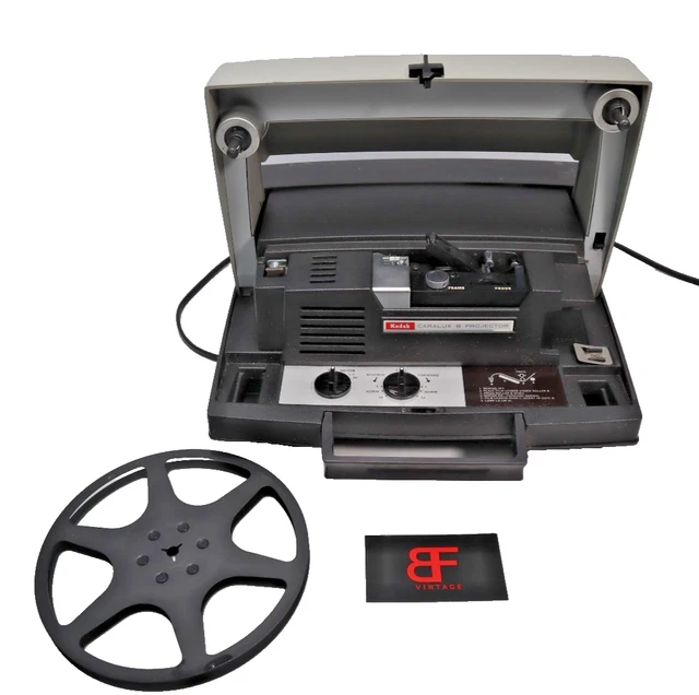 Ancien projecteur CRAT R SOM BERTHIOT 1:2-8F=105 Malette et Ancien projecteur CRAT R SOM BERTHIOT 1:2-8F=105 Malette et