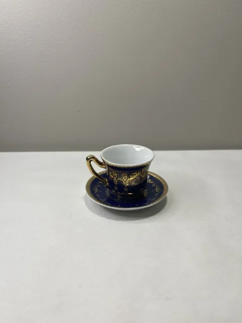 Tasse et Soucoupe Miniatures de Collection en Porcelaine - Décoration d'Artiste