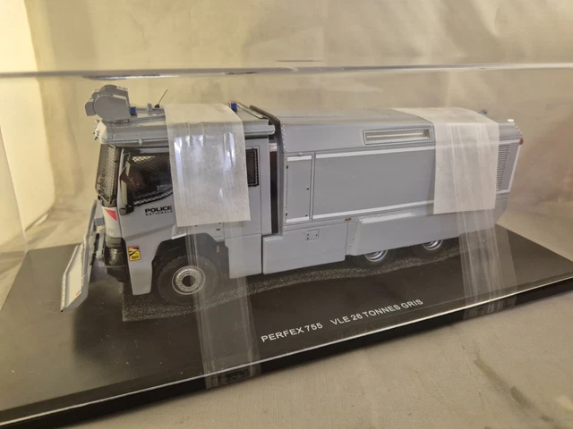 Perfex 1/43 Iveco Daily Gruau VMG - Véhicule De Mobilité Groupe 2022 - Résine