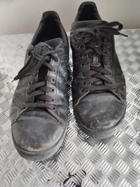 ADIDAS STAN SMITH NOIRE POINTURE 45 mauvais état