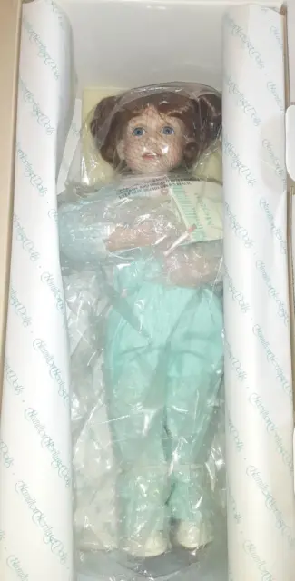 Vtg 16" Porcelain Doll Heritage Megan by Jane Zidjunas 1991 Hamilton Collection