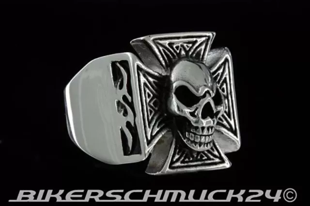 Totenkopf Ring Eisernes Kreuz Flammen Edelstahl Iron Cross Bikerschmuck Geschenk 2