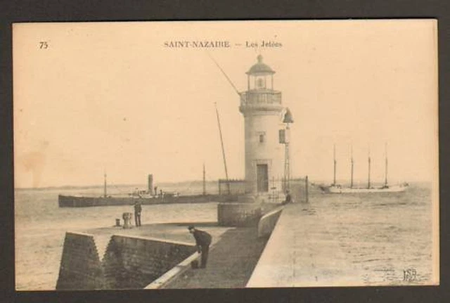 SAINT-NAZAIRE (44) VOILIER 4 MATS & PHARE animé