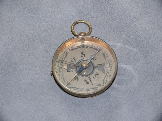 Boussole vintage militaire de navigation en laiton Appareils de poche