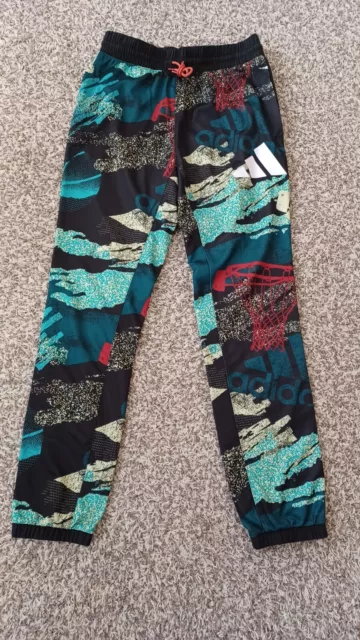 Sehr schöne Hose Jogginghose von Adidas Gr. M neu