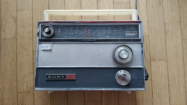 Radio Vintage Sony TR-837 - Multibandes - Testée Fonctionnelle - Manque Trappe Piles