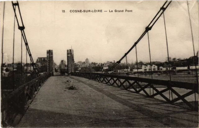 CPA COSNE-sur-LOIRE - Le Grand Pont (457262)