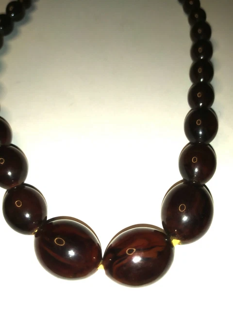 Collier Ambre Cerise Russe 19ème Siècle - 100 Grammes, 43 Cm - Ambre Rouge Naturel - Rare