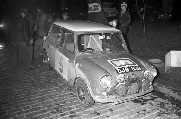 RAUNO AALTONEN & Tony Ambrose Mini-Cooper S RAC Rally 1965 Old Racing ...