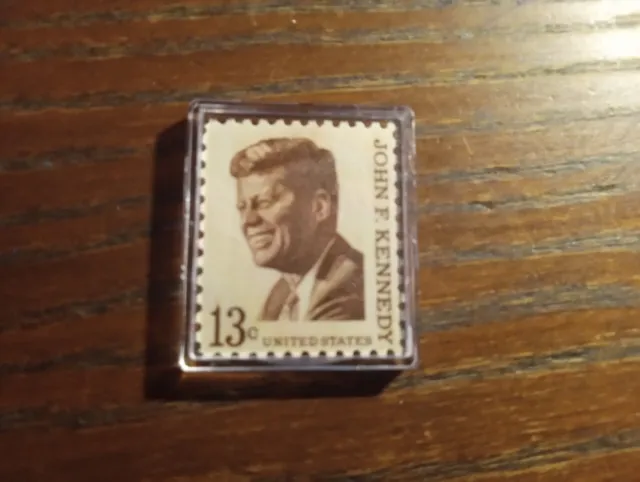 JOHN F. KENNEDY 13 CENT SINGLE STAMP in Enclosure