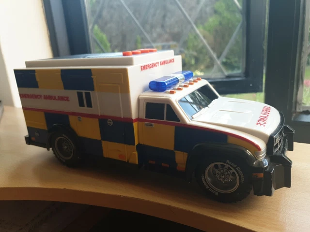 TOY STATE ROAD Rippers Plastic Toy Ambulance Emergency Vehicle