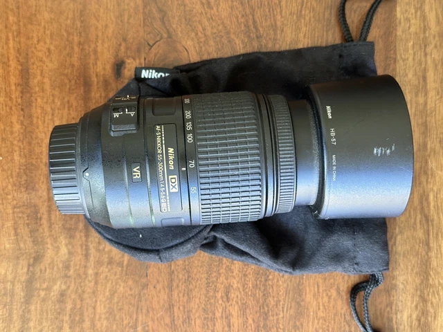 Nikon AF-S DX NIKKOR 55-300mm f/4.5-5.6G ED VR Lens With HB-57 Hood