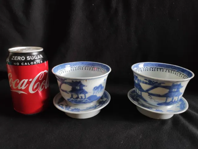 Pair of old blue and white Chinese porcelain bowls on bases - 4 character marks
