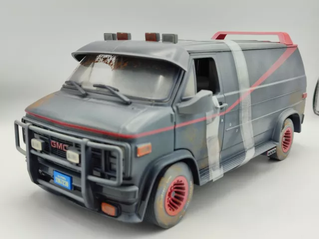 The A Team 1983 GMC Vandura Weathered Version 1:18 Greenlight 13567