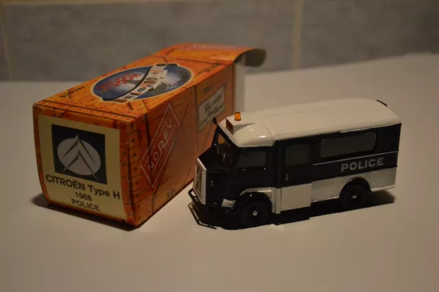 Norev Hachette 1/43 - Citroen Type H 1968 Police