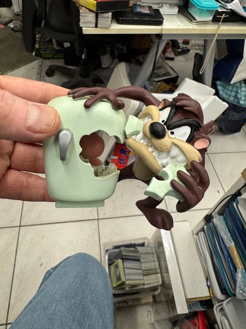 RARE - FIGURINE Taz mord le frigo - Warner Bros - Démons et Merveilles EUR 85,00 - FR