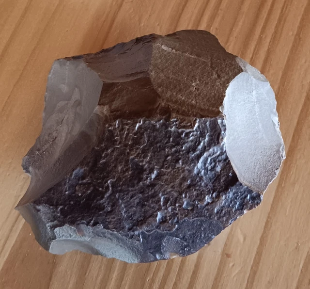 Paléolithique Quartzite Paléolithique. Biface acheuléen
