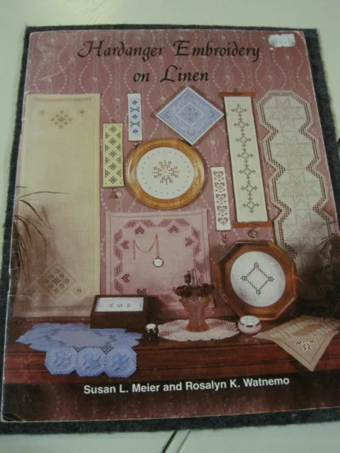 Libro artesanal de colección bordado hardanger sobre lino Meier/Watnemo