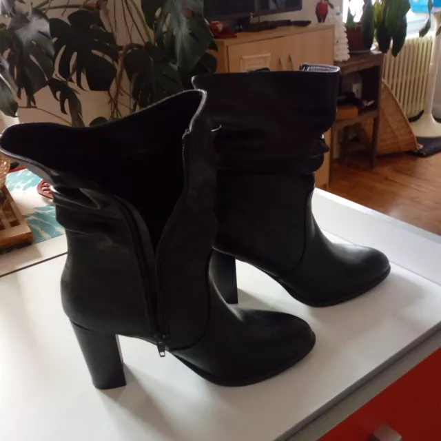 bottines femme 38, noires, talon 8 cm, jamais portées,