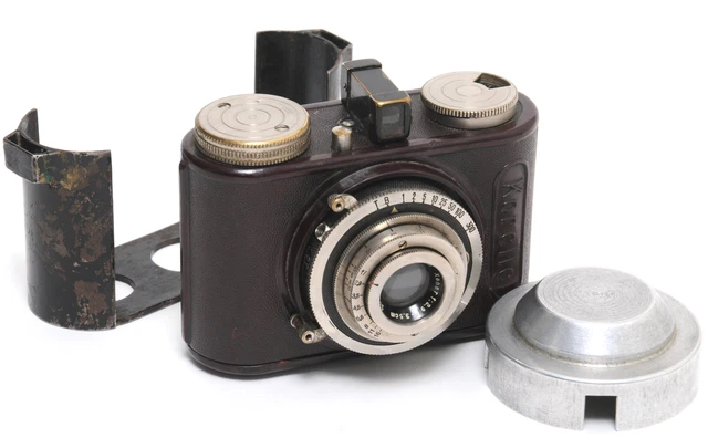 Rare Kochmann Korelle K brown-red 35mm half frame 18x24mm Bakelite w. Schneider