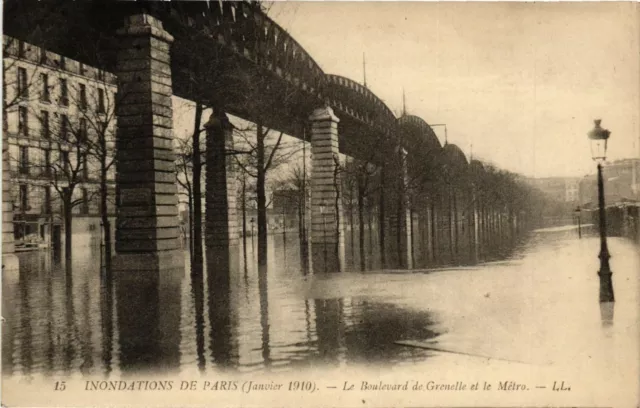 CPA PARIS Floodations 1910 Volumes by Grenelle and the Metro (579519)