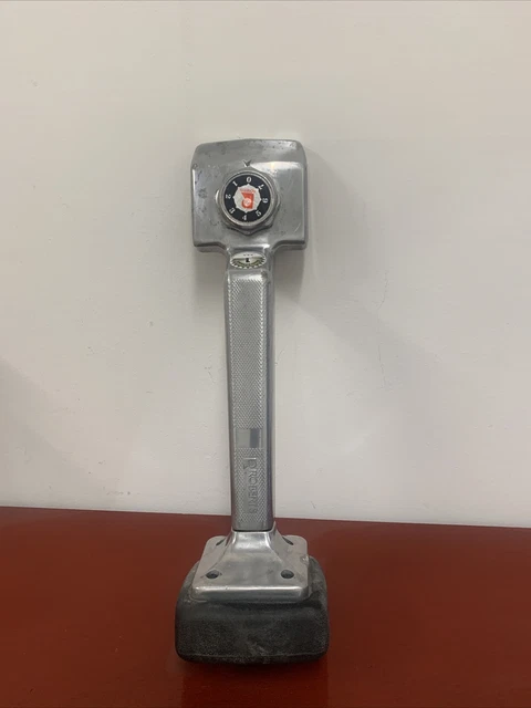 Roberts Knee Kicker Extended Handle Carpet Installation Tool Model #10-412 USA Roberts Knee Kicker Extended Handle Carpet Installation Tool Model #10-412 USA