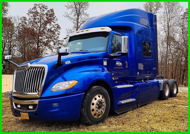 2020 International LT Double Bunk Cummins EF 10Sp Manual 317,133 Miles