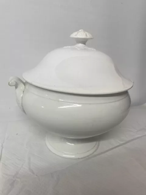 Ancienne soupière en porcelaine blanche vintage Sarreguemines modèle niderviller